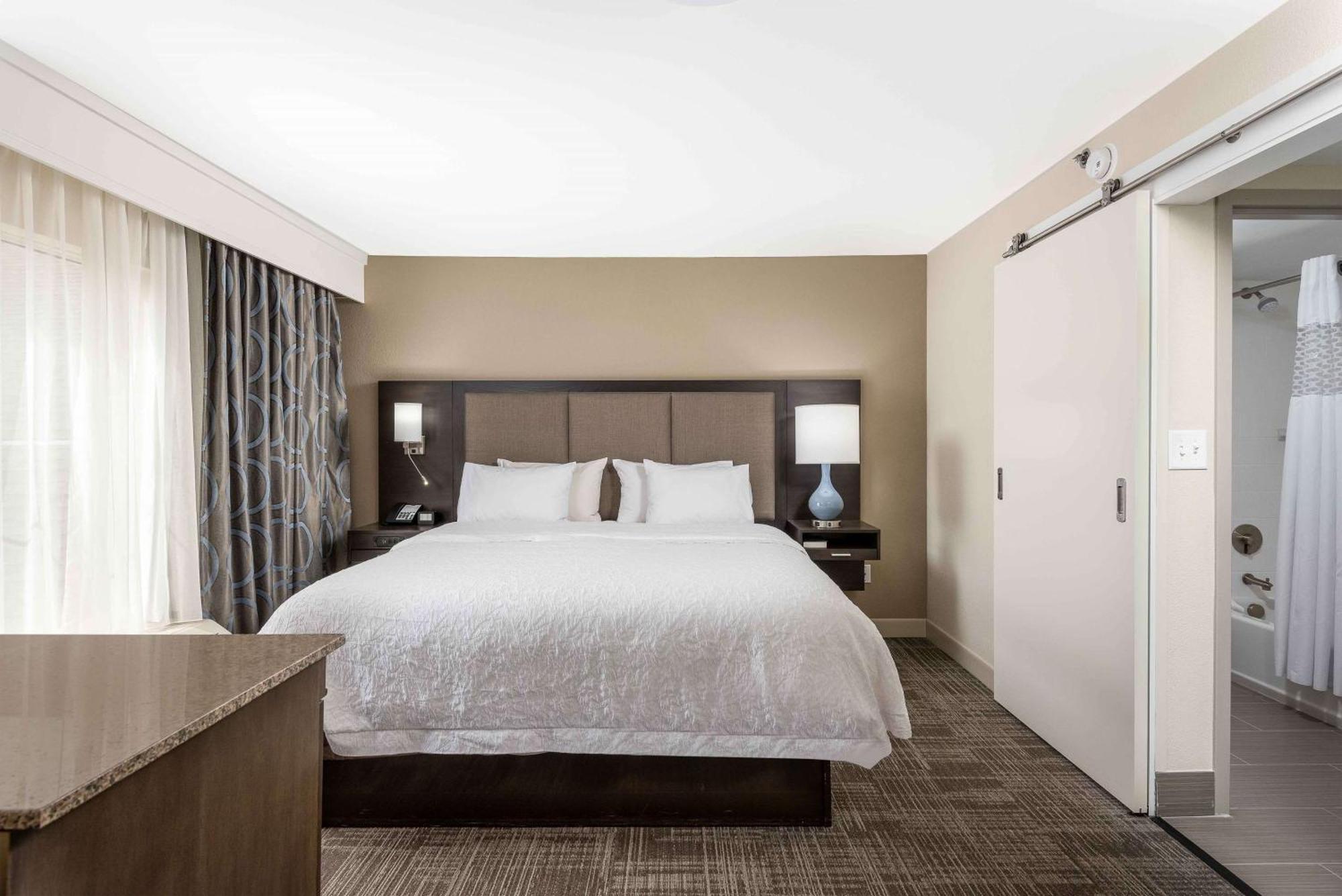 Hampton Inn & Suites Chapel Hill/Durham Εξωτερικό φωτογραφία