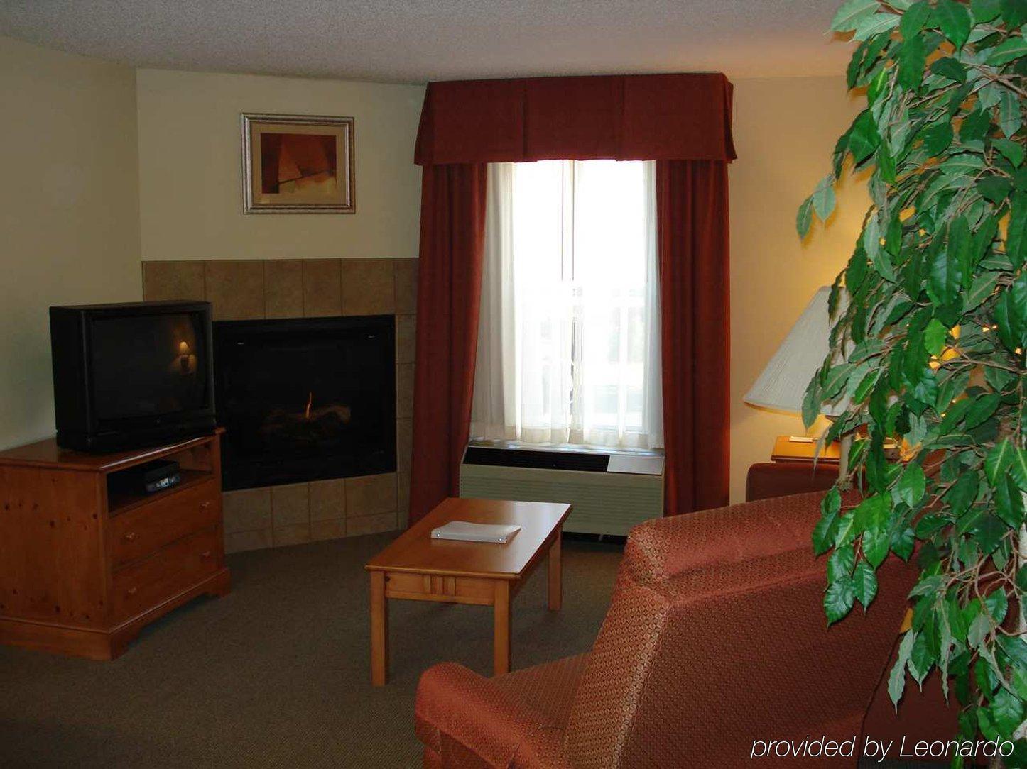 Hampton Inn & Suites Chapel Hill/Durham Δωμάτιο φωτογραφία