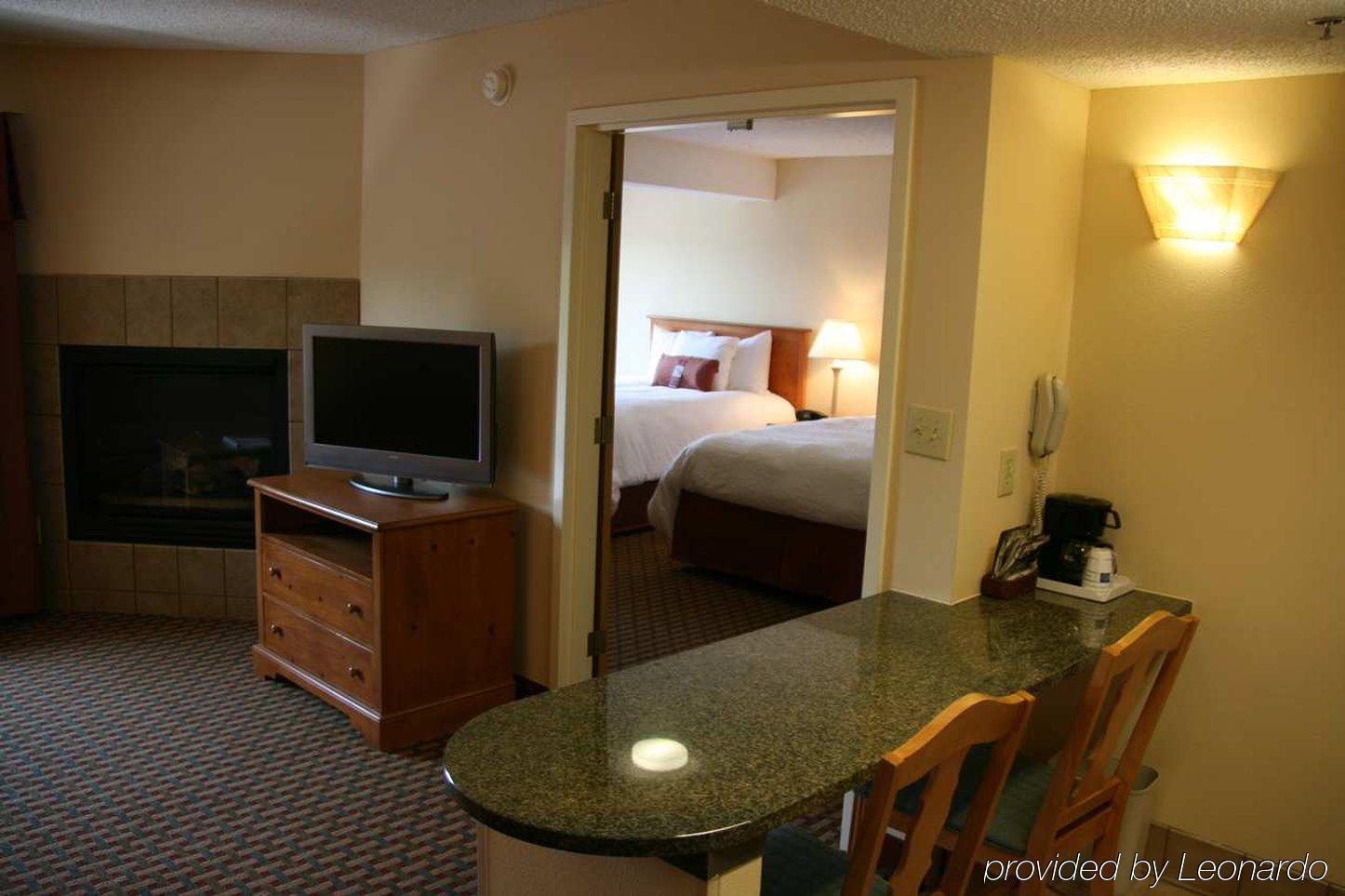 Hampton Inn & Suites Chapel Hill/Durham Δωμάτιο φωτογραφία