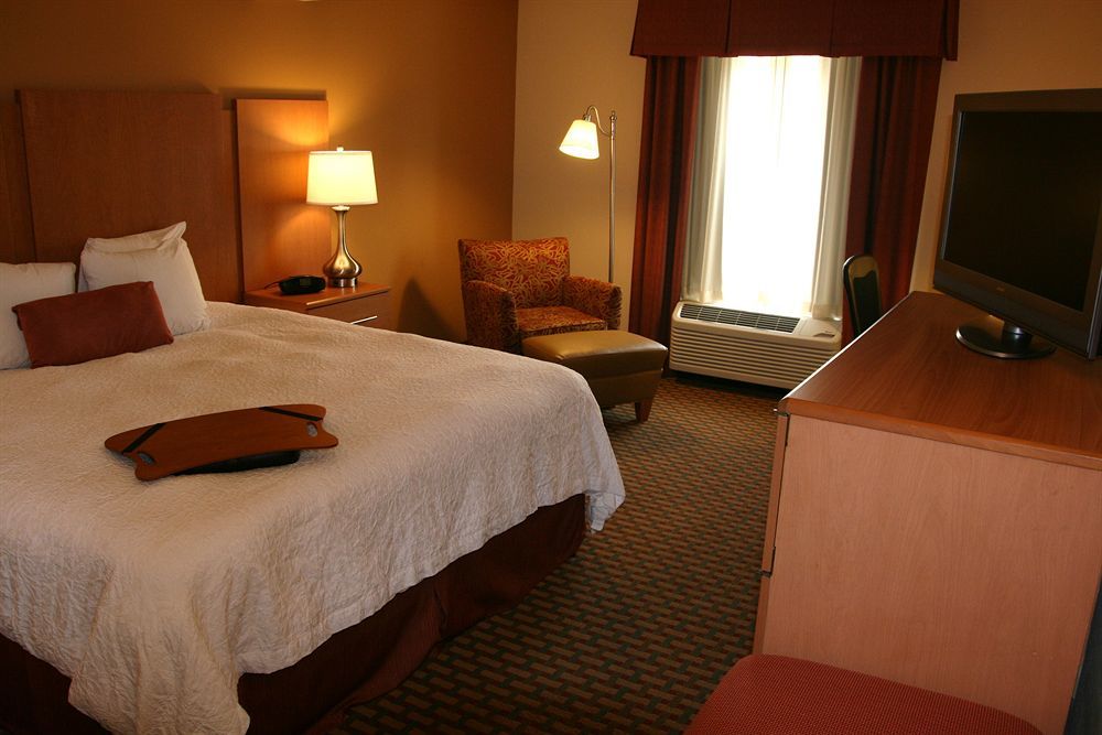 Hampton Inn & Suites Chapel Hill/Durham Δωμάτιο φωτογραφία
