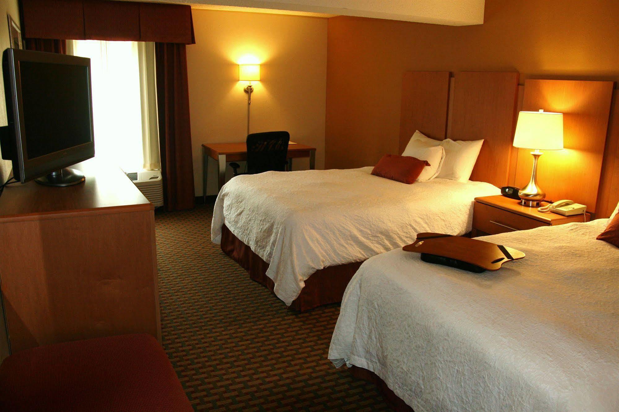 Hampton Inn & Suites Chapel Hill/Durham Δωμάτιο φωτογραφία
